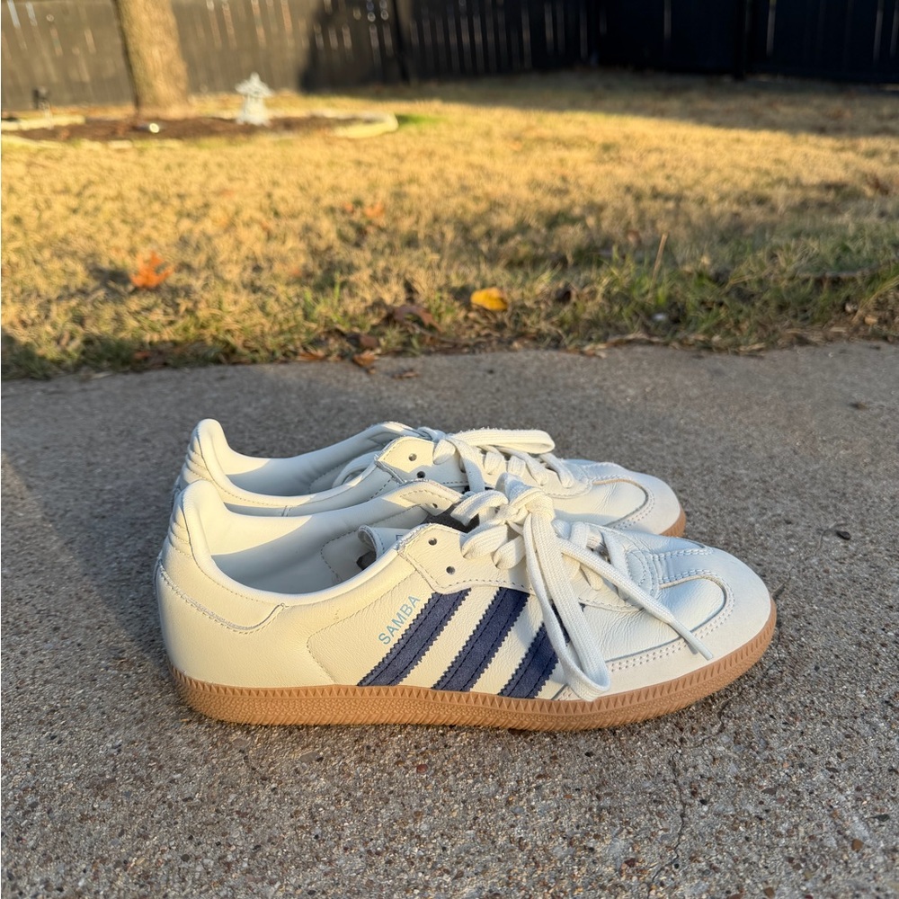 Adidas Samba White with Navy Stripes - Picture 2 of 6